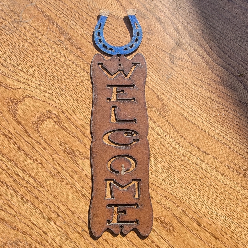 Rustic Brown Welcome Sign with Blue Horseshoe